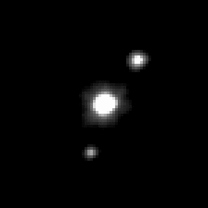رصد Hubble لهاوميا وقمريها كنقاط ضوئية، أصل NASA/ESA عام منشور عبر Wikimedia Commons